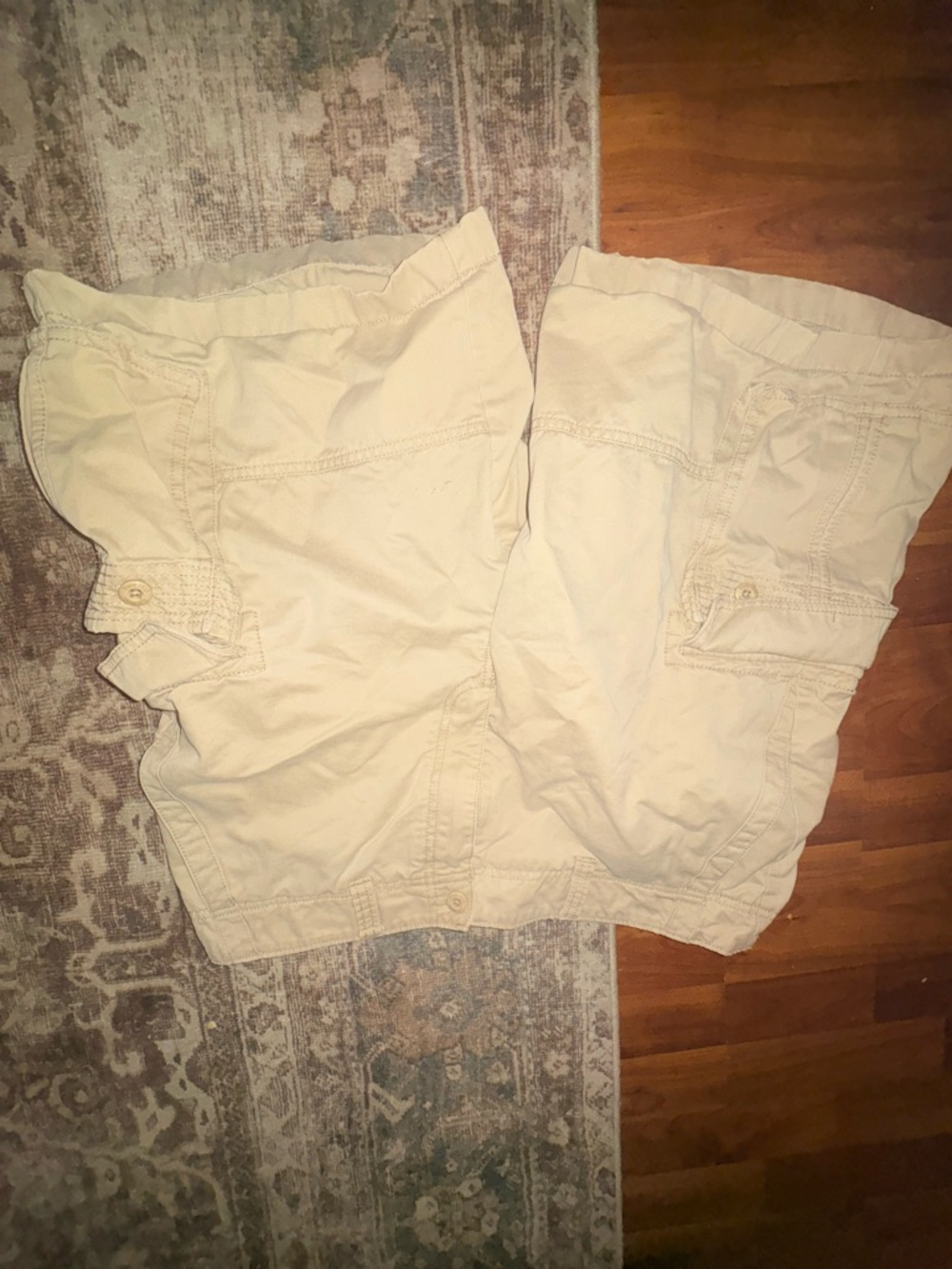 Men’s khaki L.L. Bean Cargo Shorts